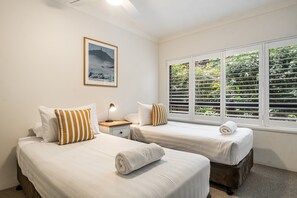 In-room safe, individually decorated, individually furnished - Cape Apartments (Byron Bay)