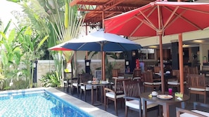 Outdoor dining - Aman Sari Villa (Sanur)