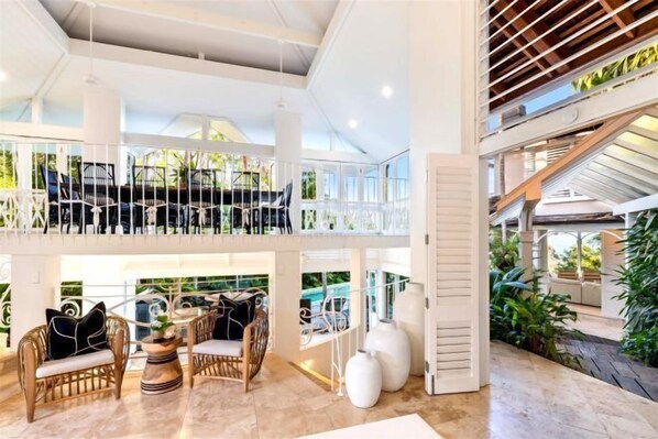 5 bedrooms, individually decorated, individually furnished, desk