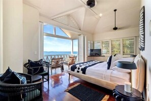 5 bedrooms, individually decorated, individually furnished, desk