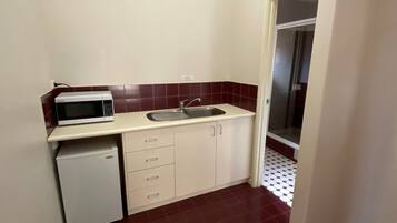 Triple | Bathroom | Shower, towels