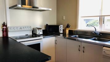 Exclusive House, 3 Bedrooms | Private kitchen