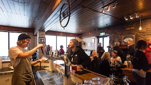 Bar (on property) - Snowbird Inn (Hotham Heights)