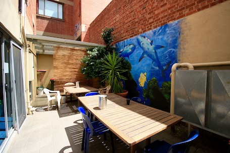 Exterior. The Guesthouse - Hostel