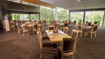 Tempat makan keluarga