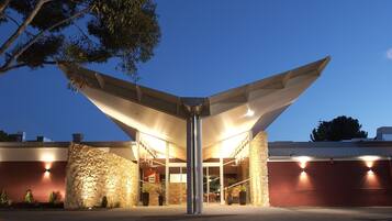 Pintu masuk hartanah