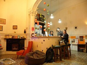 3 bars/lounges - La Casona de Don Jaime 2 and Suites - Hostel (Rosario)