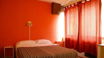 Basic Double Room Single Use, 1 Double Bed | In-room safe, rollaway beds, free WiFi