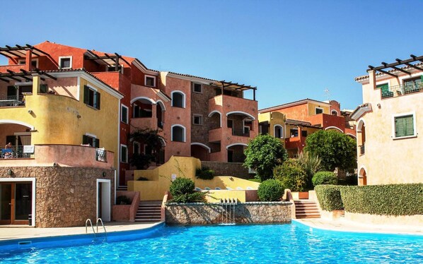 Apartment, 1 Bedroom | Outdoor pool