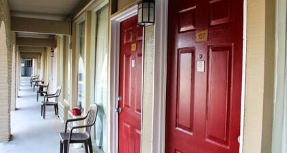 Executive Inn and Suites