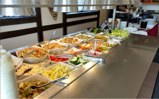 Cooked-to-order breakfast on weekends (CAD 11.99 per person)