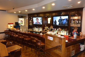 Bar (on property) - McIntosh Country Inn & Conference Centre in Canada (South Dundas)