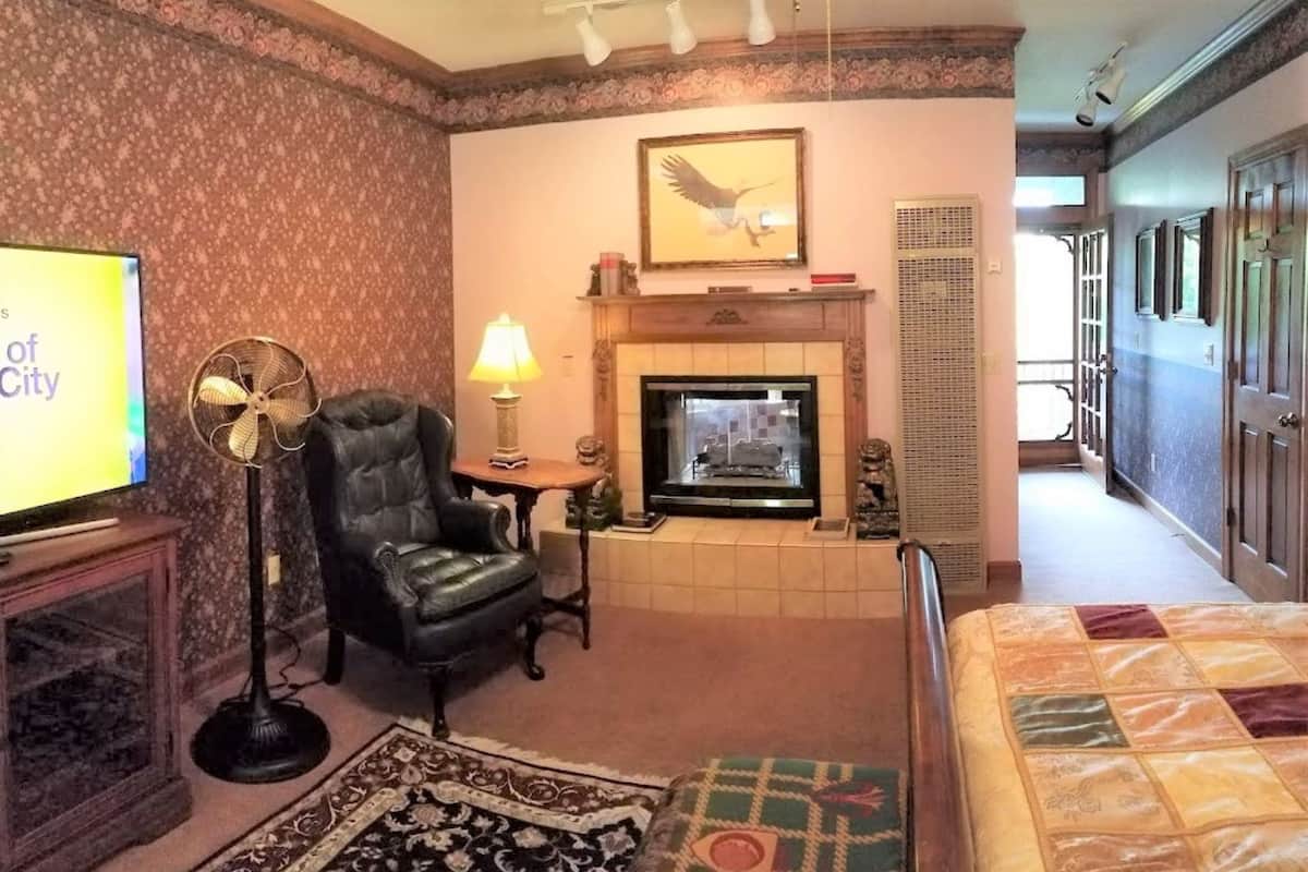 Standard Double Room, Private Bathroom, Garden View (Dickens) | Premium bedding, minibar, individually decorated, individually furnished