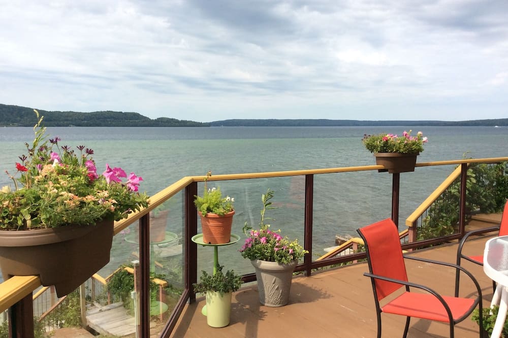 Pictured Rocks Bed And Breakfast - Twelvemile Beach, MI