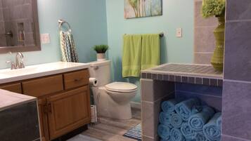 Apartment, Ensuite, Lake View (Miner's Castle Walk out) | Bathroom