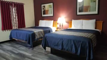 Premium bedding, desk, iron/ironing board, free WiFi