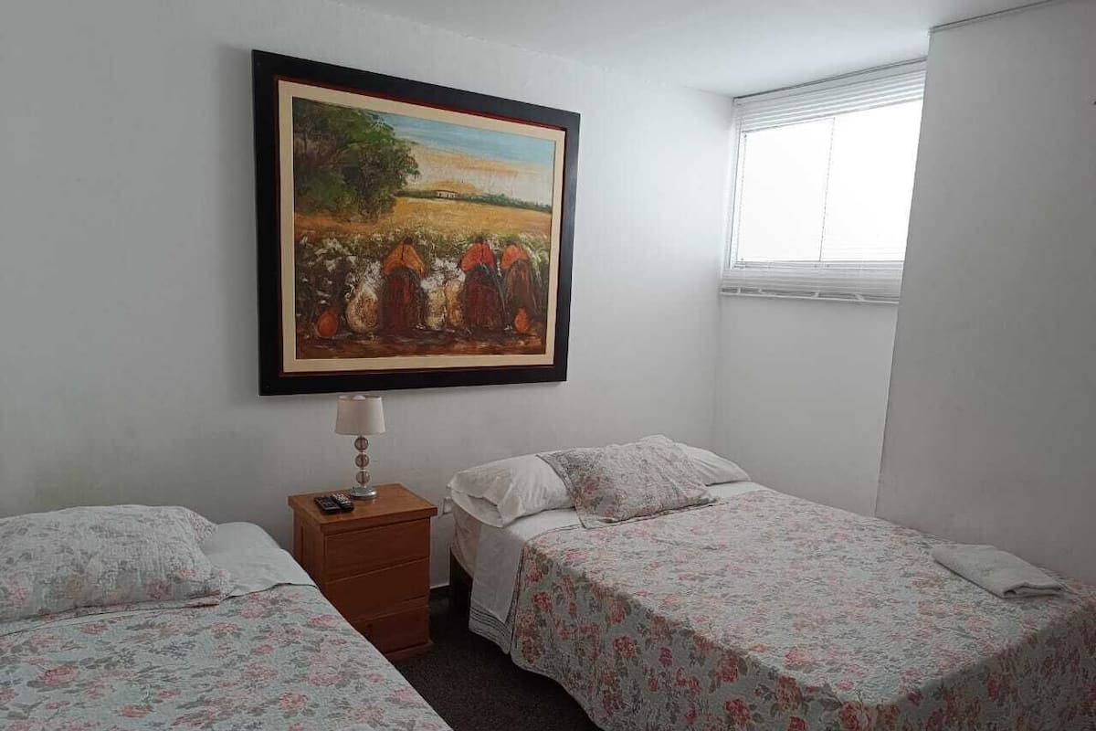 Standard-Zweibettzimmer | Bügeleisen/Bügelbrett, kostenloses WLAN, Bettwäsche