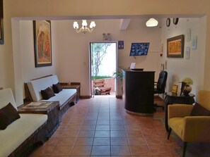 Reception - Hostal Jose Luis (Lima)