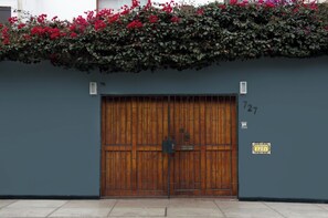Front of property - Hostal Jose Luis (Lima)