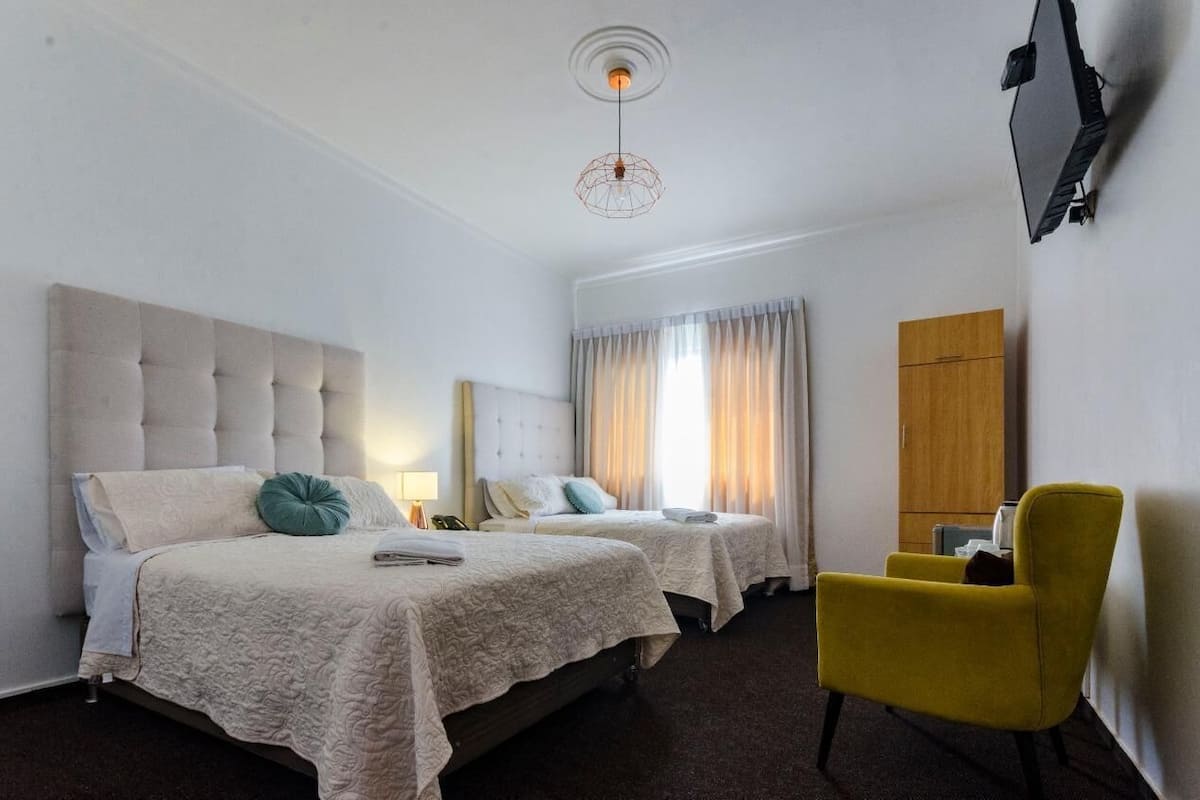 Iron/ironing board, free WiFi, bed sheets