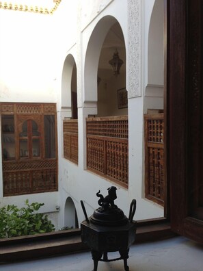 شرفة/رواق