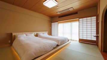 Down duvets, desk, soundproofing, free WiFi