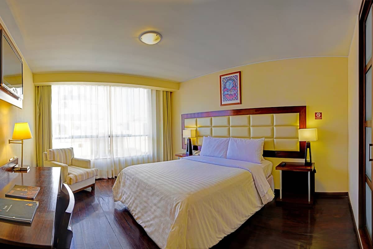 Habitación doble superior, 1 cama matrimonial | 1 habitación, ropa de cama de alta calidad, edredón y minibar