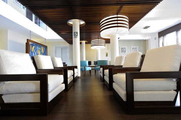 Lobby-Lounge