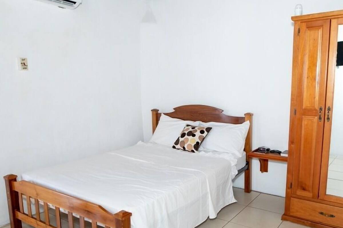 Premium bedding, laptop workspace, iron/ironing board (on request)