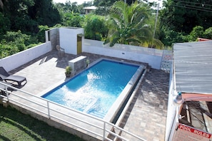 Kolam renang outdoor
