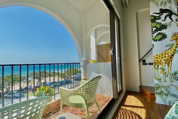 Deluxe Double Room with Ocean View | Individually decorated, individually furnished, free WiFi, bed sheets