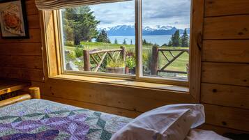 Double Room, 1 Queen Bed, Bay View | 1 bedroom, individually decorated, individually furnished, free WiFi