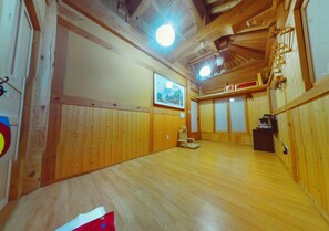 Habitación Deluxe (Free Korean Traditional Clothes Exp.) | Ropa de cama de alta calidad y decoración personalizada 