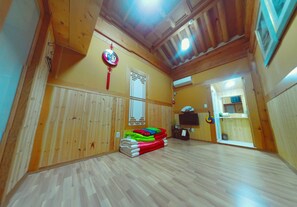 Habitación familiar (Free Korean Traditional Clothes Exp.) | Interior