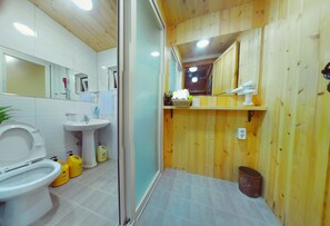 Deluxe Room (Free Korean Traditional Clothes Exp.) | Bathroom | Shower, free toiletries, hair dryer, slippers - HanokGuesthouse Jangsoo (Jeonju)