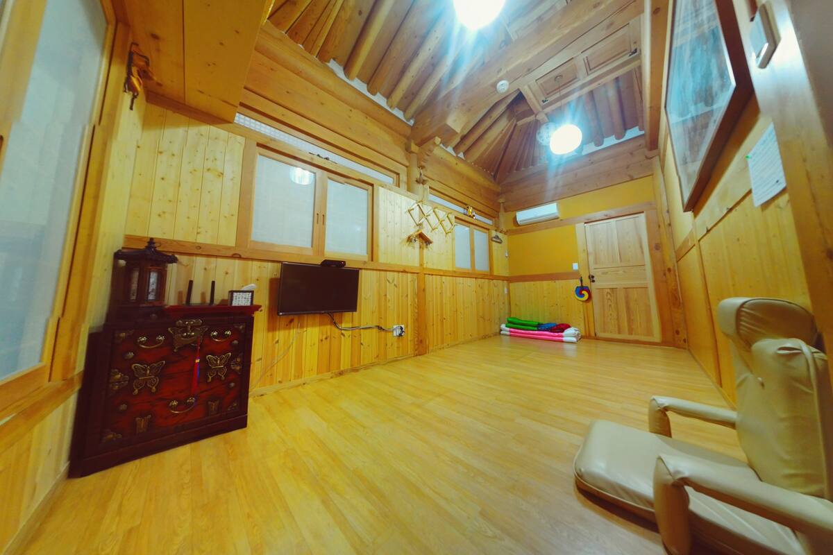豪華客房 (Free Korean Traditional Clothes Exp.) | 高級寢具、書桌、免費無線上網、獨特裝潢