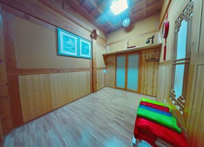 Family Room (Free Korean Traditional Clothes Exp.) | Spa - HanokGuesthouse Jangsoo (Jeonju)