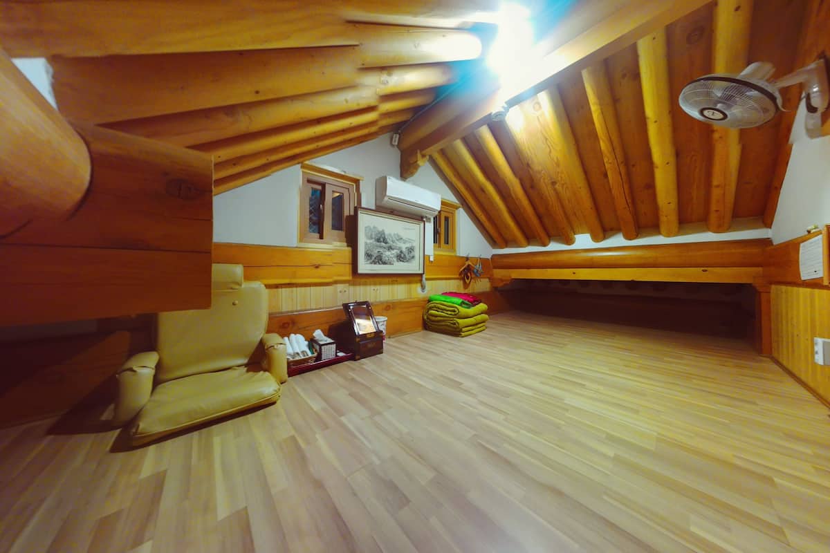 Chambre Familiale, salle de bains commune (Free Korean Traditional Clothes Exp.) | Literie de qualité supérieure, décoration personnalisée