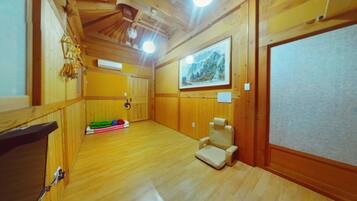 Deluxe-Zimmer (Free Korean Traditional Clothes Exp.)