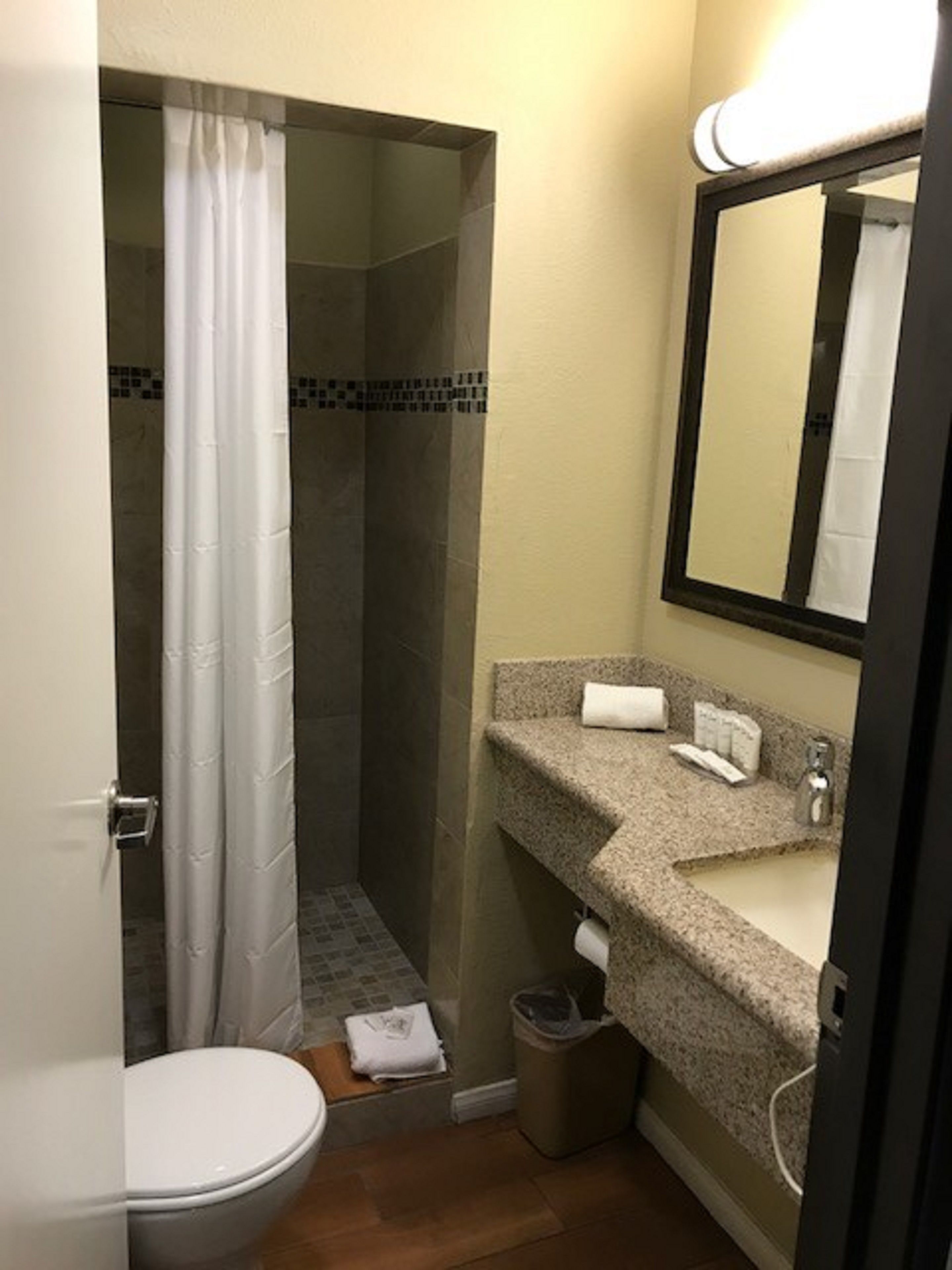 standard room, 2 single beds | bathroom | hair dryer, towels