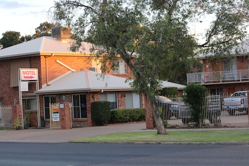 Red Cliffs Colonial Motor Lodge