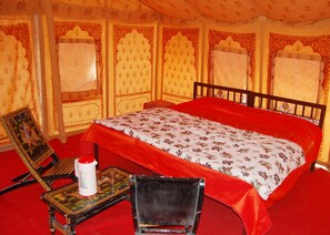 Luxury Tent, 1 Double Bed, Resort View | Living area