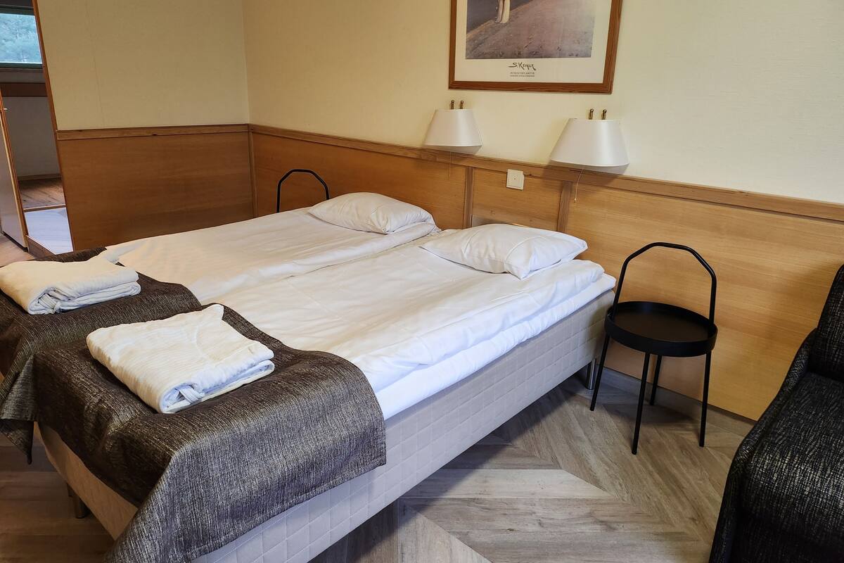 Basic Twin Room, 2 Single Beds | In-room safe, desk, free WiFi, bed sheets