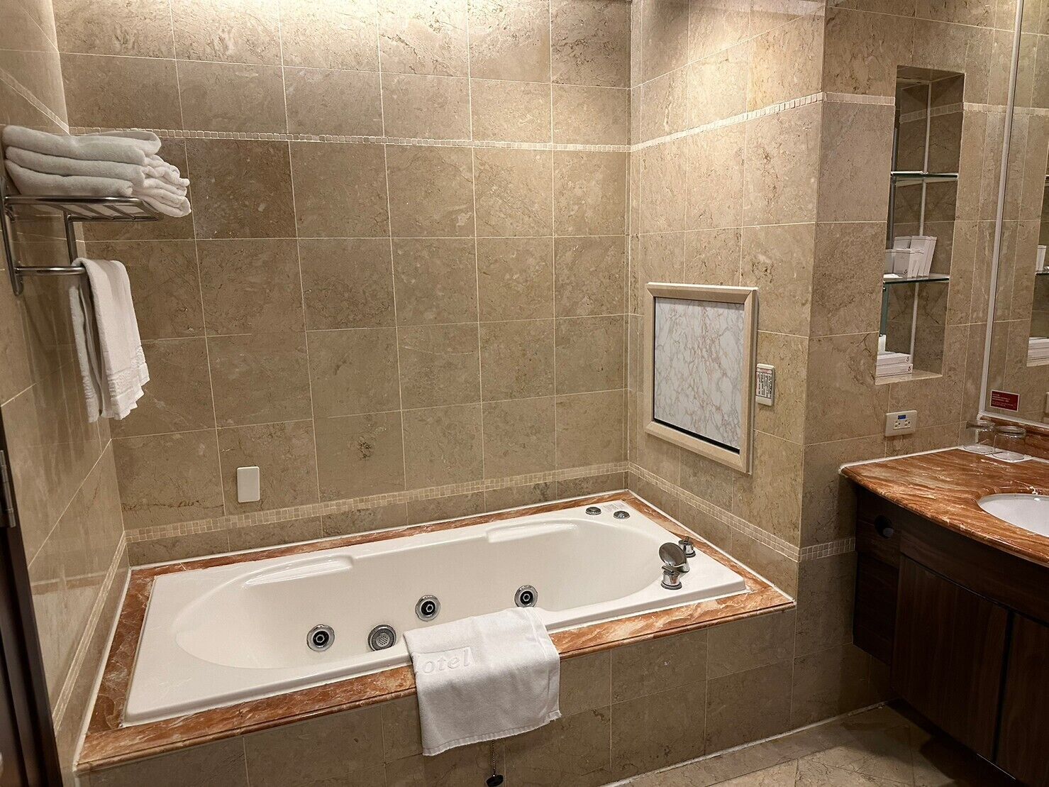 separate bathtub and shower, rainfall showerhead, free toiletries