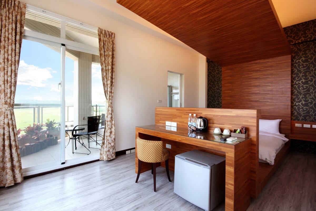 Deluxe Double Room, 1 Double Bed, Balcony | Premium bedding, down comforters, desk, soundproofing