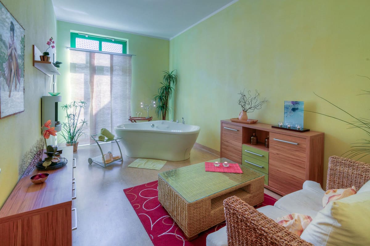 couples treatment room(s), sauna, steam room, body treatments