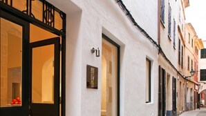 Property entrance - 971 Hotel con Encanto (Ciutadella de Menorca)