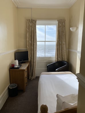 Room - The Lindum (Hastings)