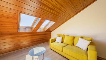 Habitación doble con cama supletoria (2 adultos + 1 niño) | Ropa de cama hipoalergénica, minibar, caja fuerte y escritorio