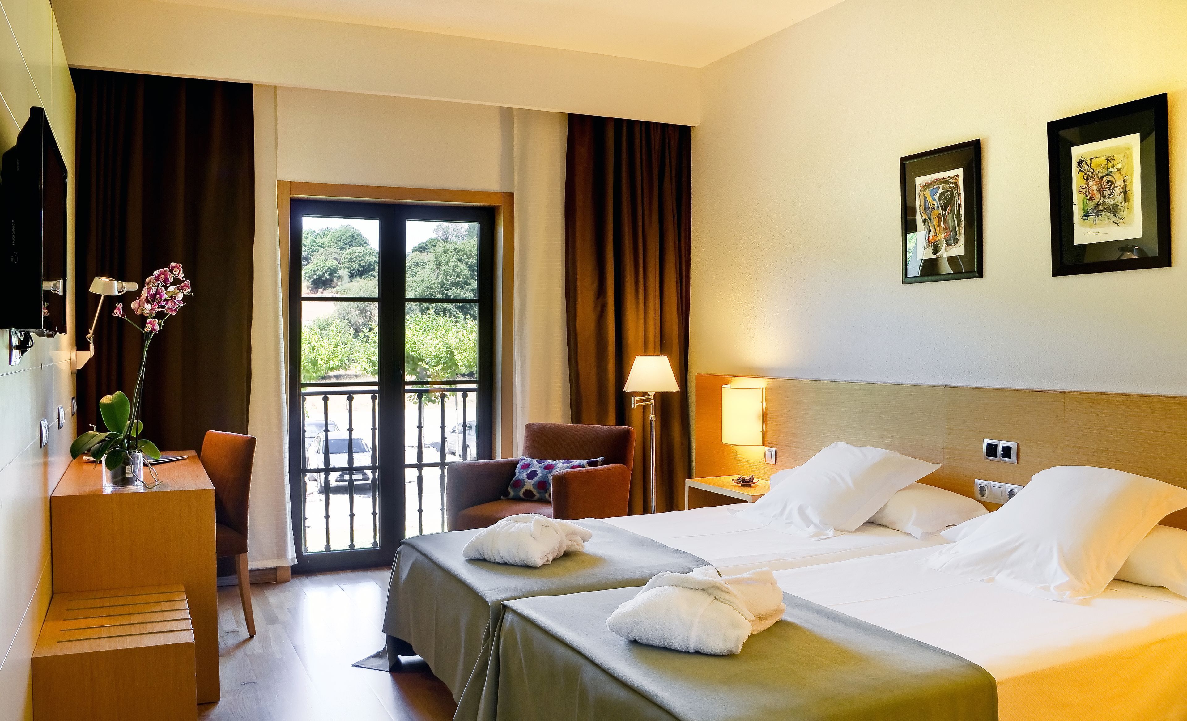 Ropa de cama hipoalergénica y minibar 